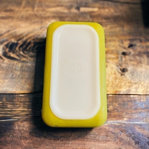 VINTAGE Pyrex 2 Piece Set Red & Green - Picture 5 of 8